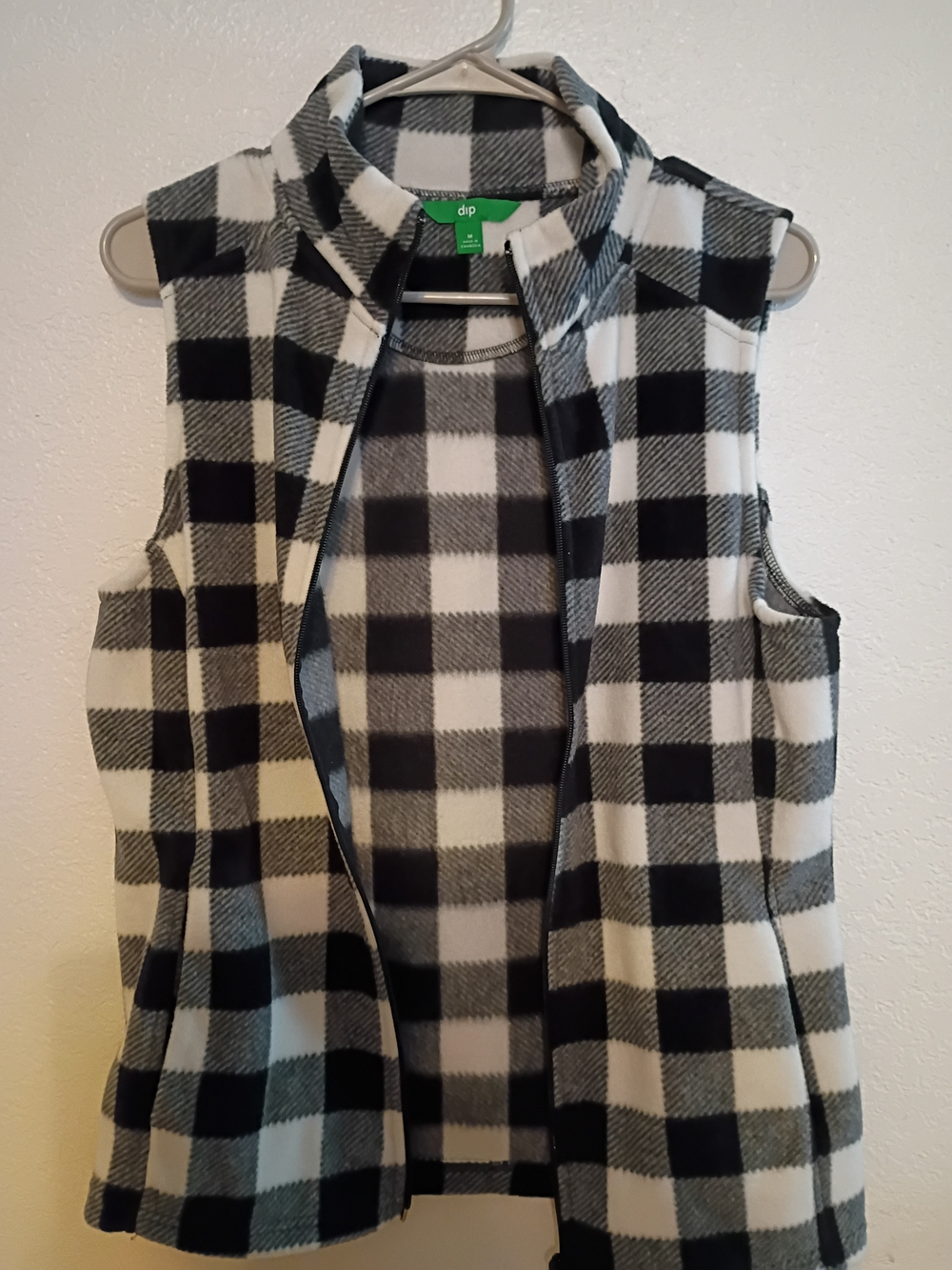 Women's Black & White Buffalo Plaid Fleece Vest - Size Medium